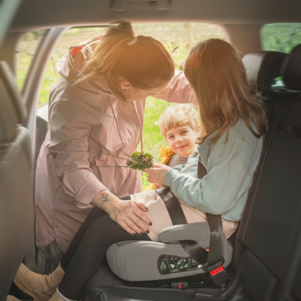 PETITE&amp;MARS Podsedák Optimus Pro i-Size Air Tan Brown 125 - 150 cm (22-36 kg)