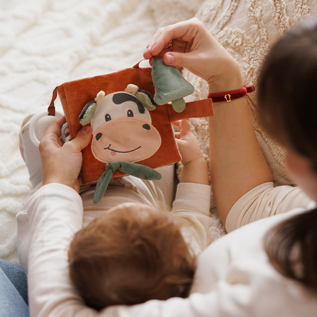 BABYONO Knižka senzorická Cow Bingo 0m+