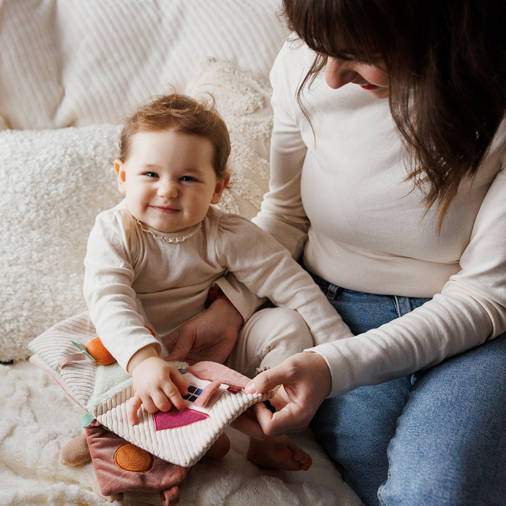 BABYONO Knižka senzorická Rabbit Karo 0m+