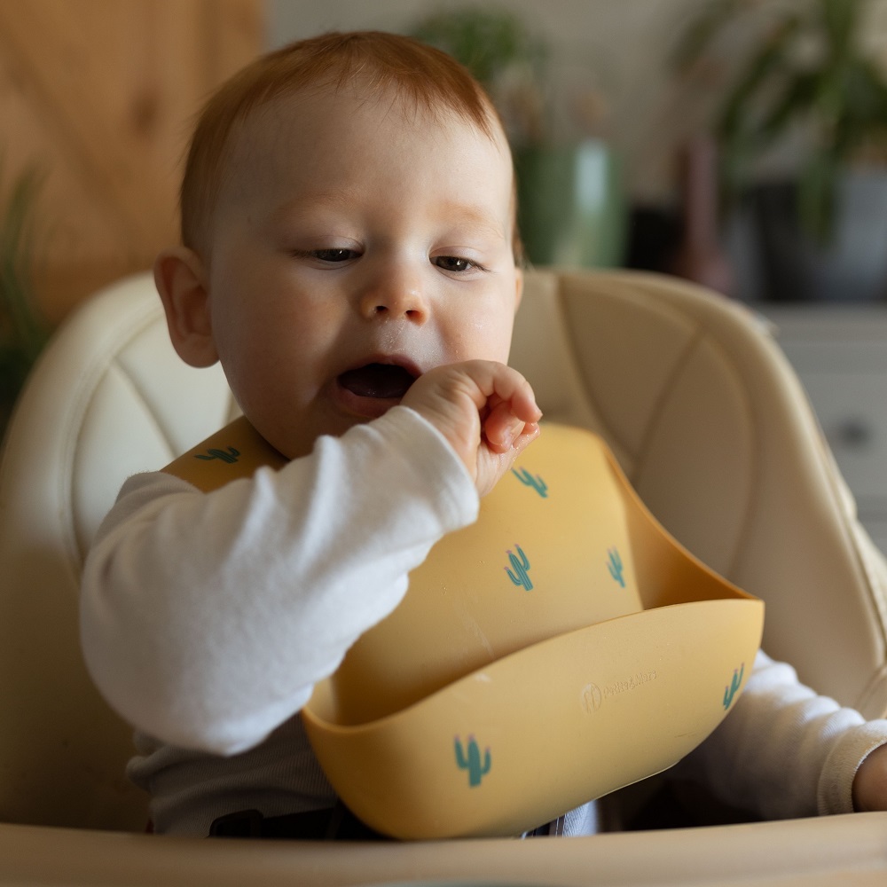 PETITE&amp;MARS Podbradník silikónový Take&amp;Match Intense Ochre 6m+