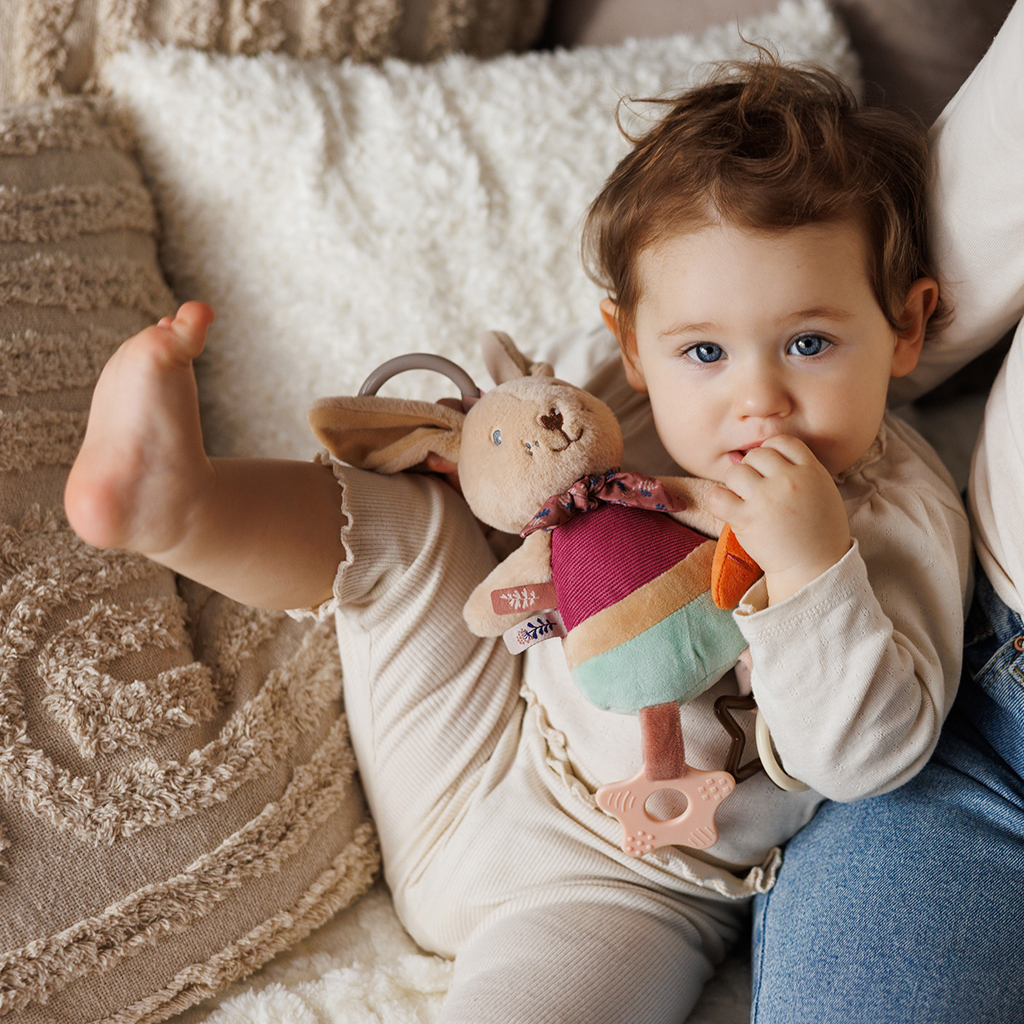 BABYONO Hračka závesná s hryzačkou Rabbit Karo 0m+