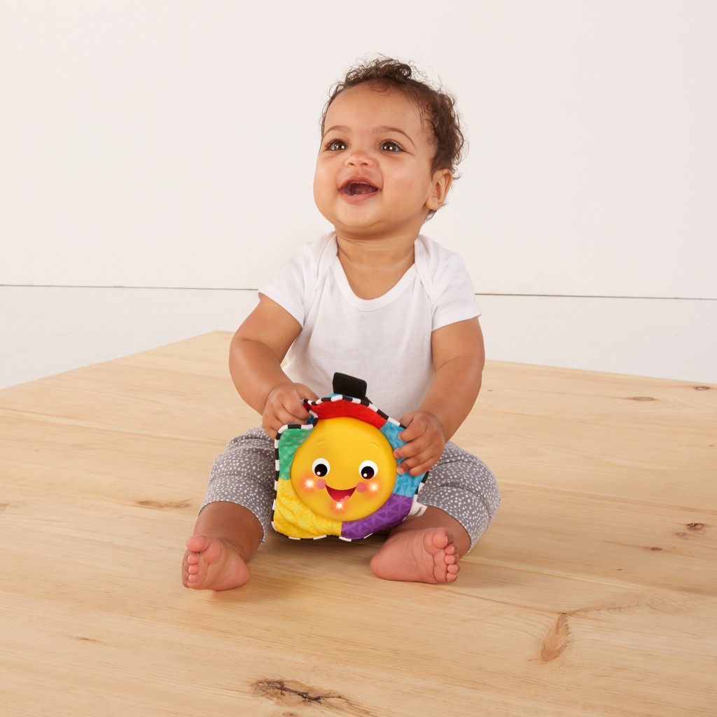 BABY EINSTEIN Hračka hudobná svetelná hviezdička Star Bright Symphony™  0m+