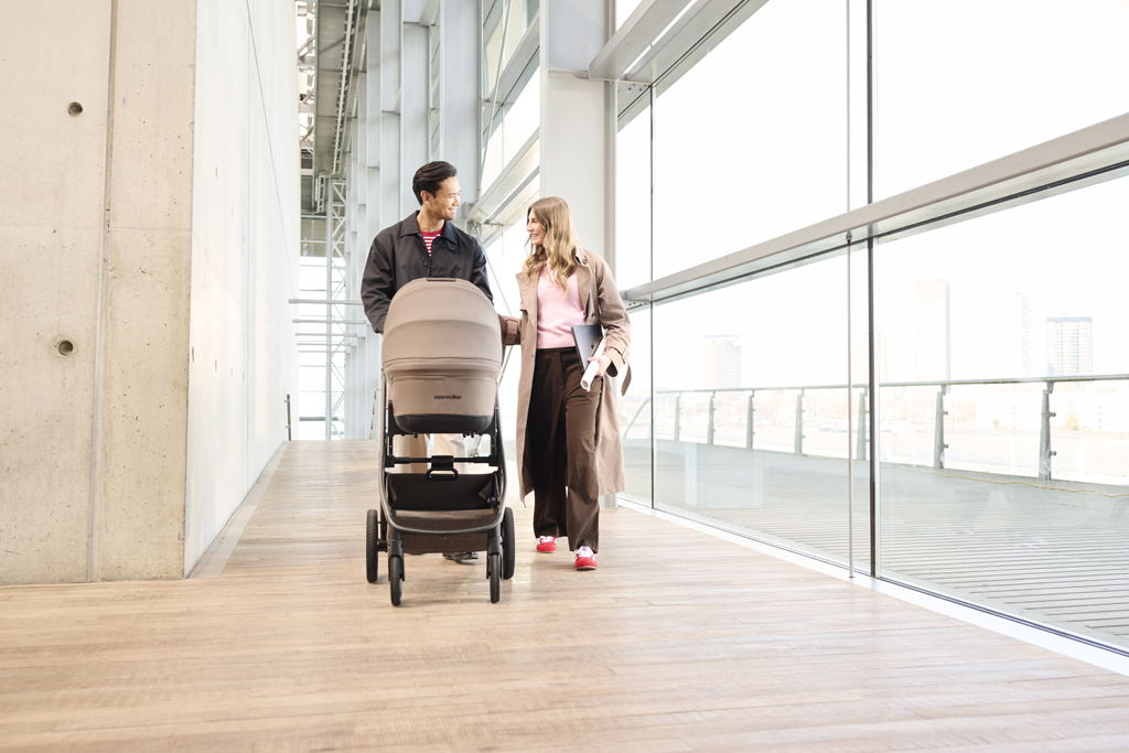 EASYWALKER Kočík kombinovaný Zoey Chestnut Brown + CBX By CYBEX Aton B2 i-Size + základňa