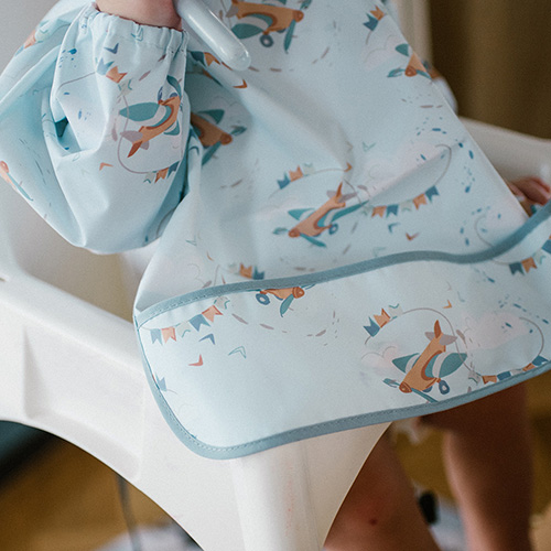 BABYONO Podbradník s dlhým rukávom Plane 74x36 cm, 6m-2r