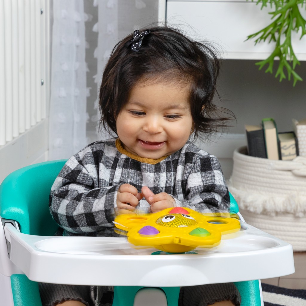 BABY EINSTEIN Hračka aktívna s prísavkou Pop &amp; Glow Starfish™ 6m+