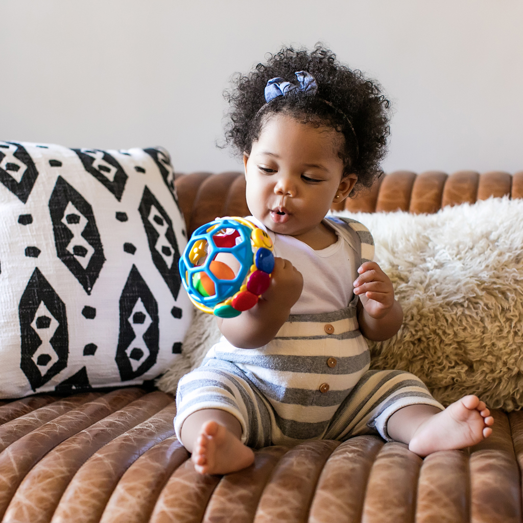 BABY EINSTEIN Hryzačka lopta Bendy Ball™ 3m+