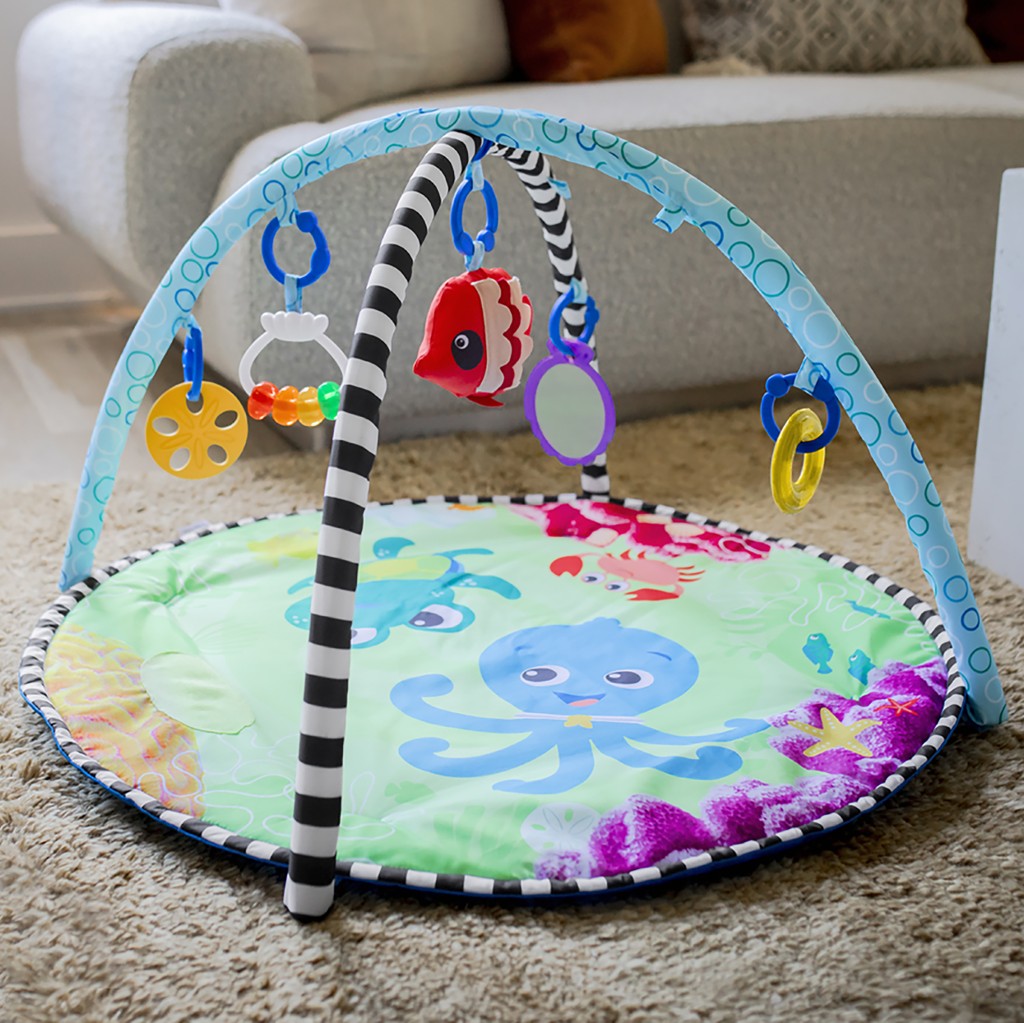 BABY EINSTEIN Deka na hranie 2v1 s vodnou podložkou Sea Floor Explorers™ 0m+