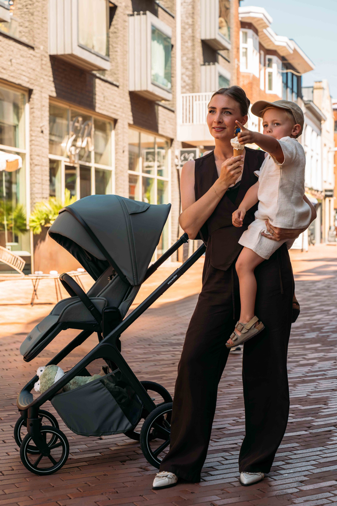 EASYWALKER Kočík kombinovaný Zoey Go Pure Black