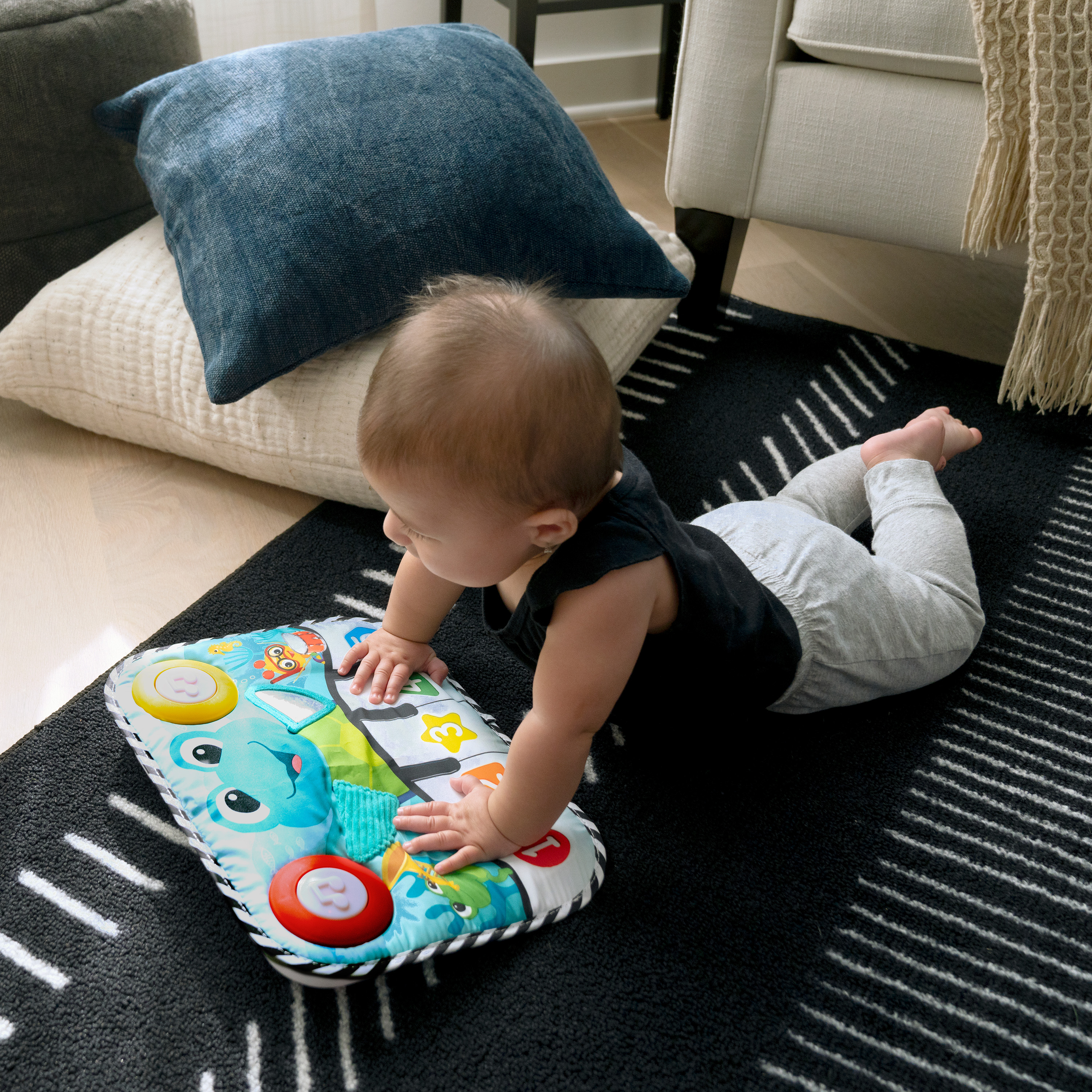 BABY EINSTEIN Klavír multifunkčný 2v1 Neptune's Kick &amp; Explore™ 0m+