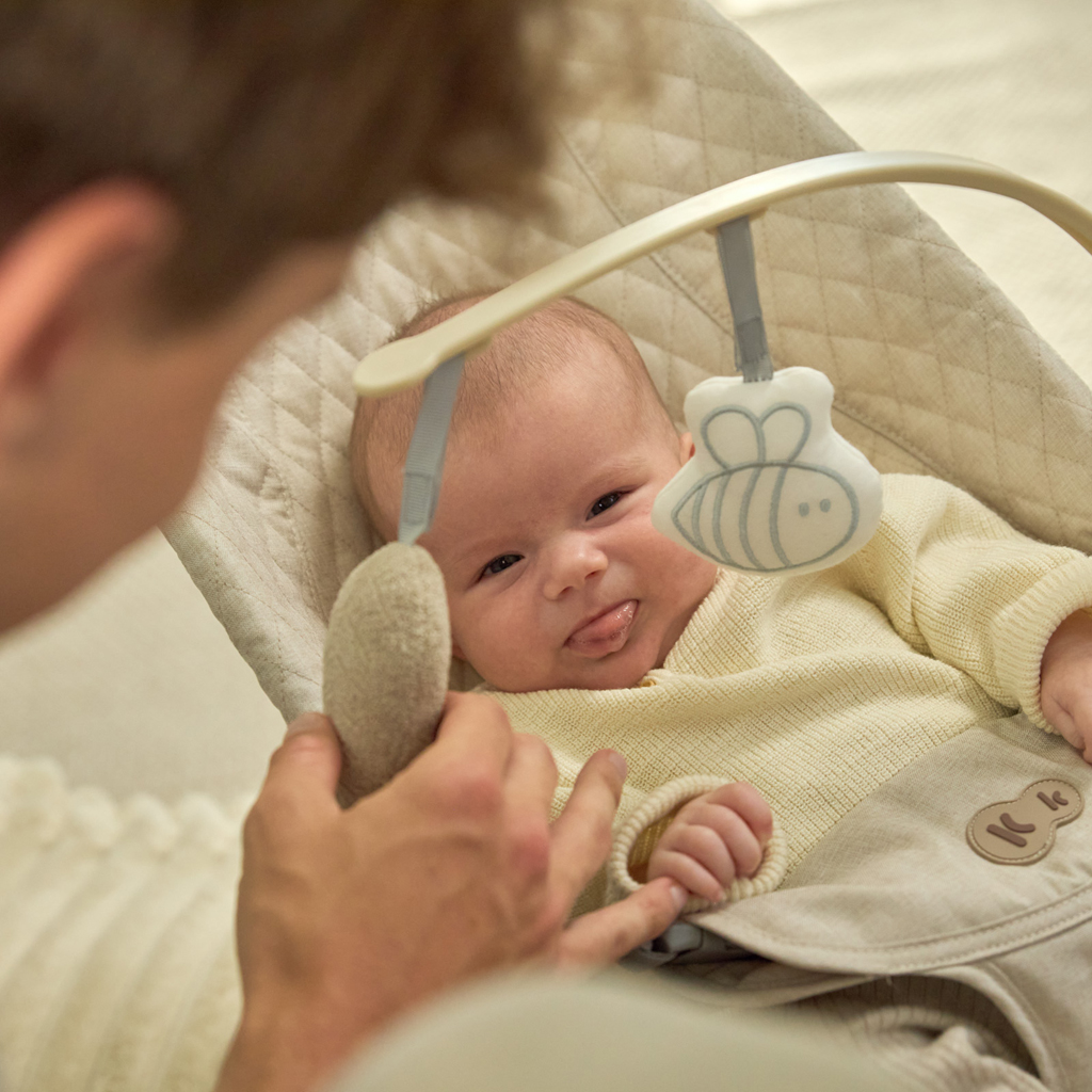 KINDERKRAFT Lehátko pohupujúce Mimi Light grey, do 9 kg