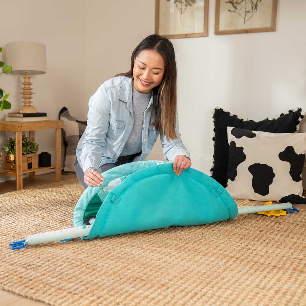 BABY EINSTEIN Deka na hranie pre rozvoj motoriky a zmyslov Happy Harvest™ Touch &amp; Feel, 0m+