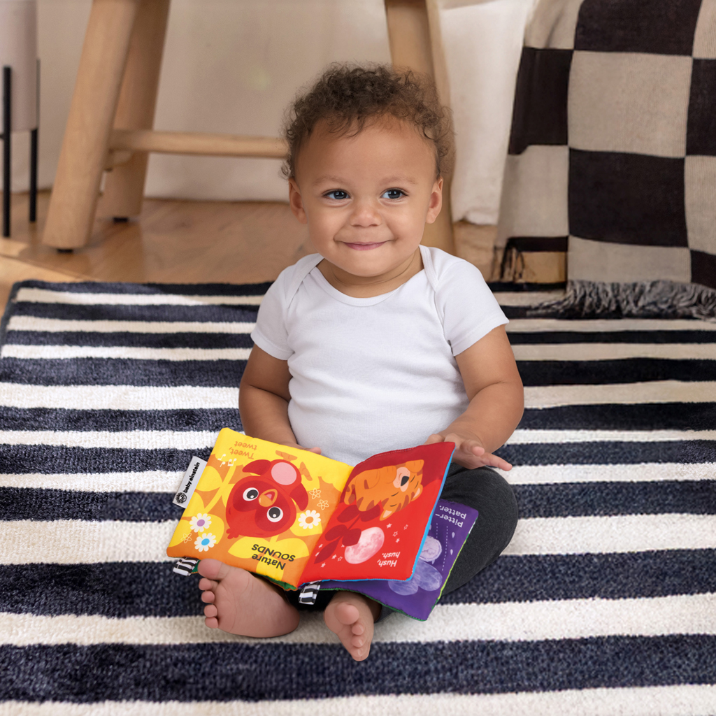 BABY EINSTEIN Kniha plná aktivít multisenzorická Nature Sounds™, 0m+
