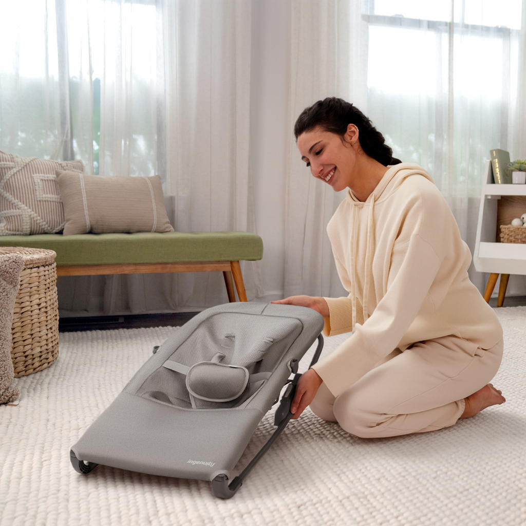 INGENUITY Lehátko hojdacia s vibráciou, pripravené na cesty Nestlé™ Grey, 0m+