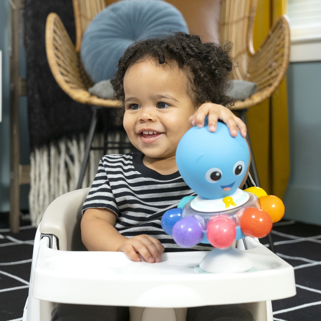 BABY EINSTEIN Hračka senzorická chobotnica s prísavkou Opus's Spin &amp; Sea™ 3m+