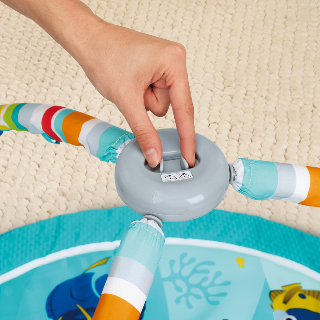 BRIGHT STARTS Deka hracia pre rozvoj motoriky a zmyslov Finding Nemo POP 'N Wiggle™, 0m+