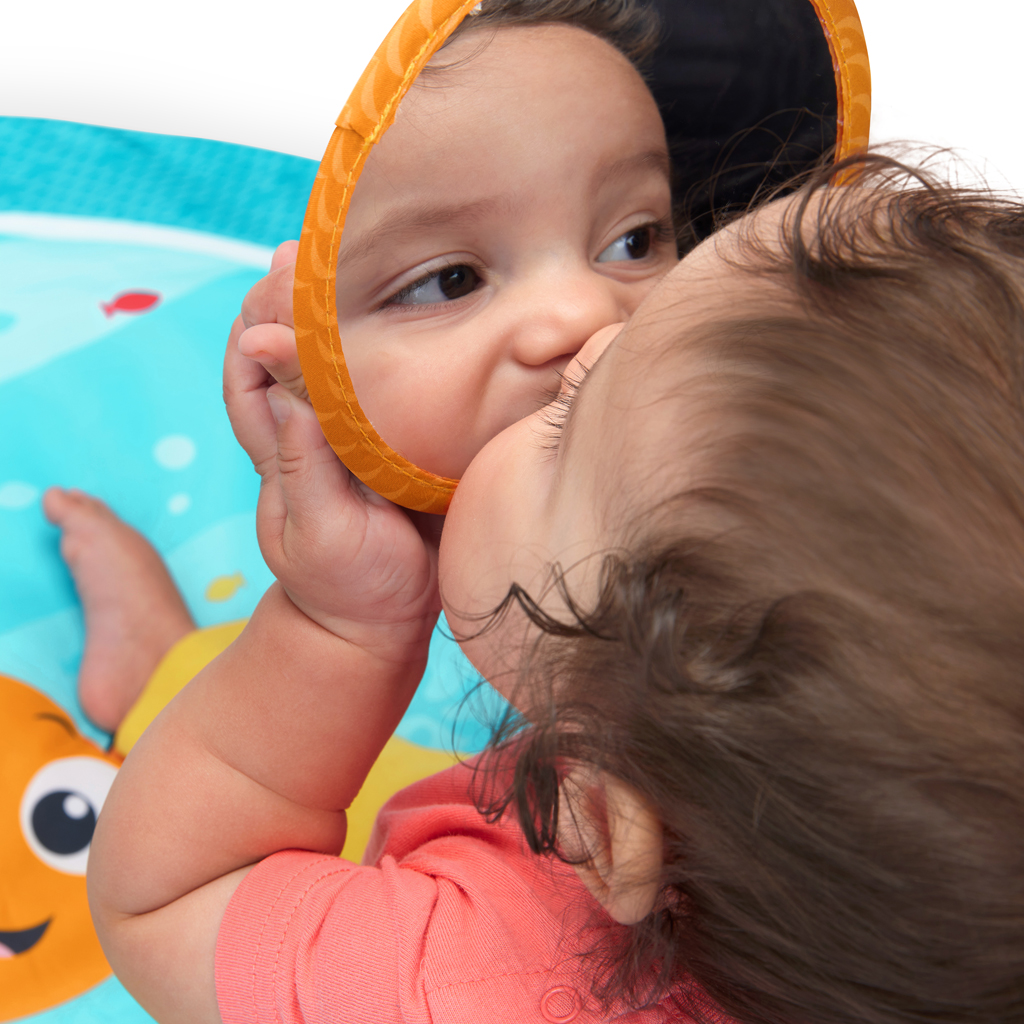 BRIGHT STARTS Deka hracia pre rozvoj motoriky a zmyslov Finding Nemo POP 'N Wiggle™, 0m+