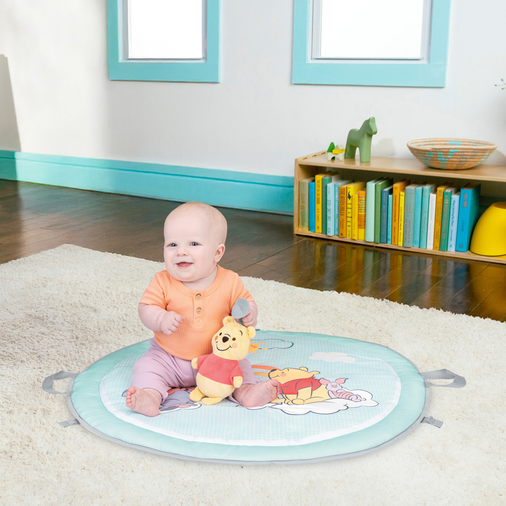 DISNEY BABY Deka na hranie pre rozvoj motoriky a zmyslov, obojstranná Winnie the Pooh ™ Hunny Hangou