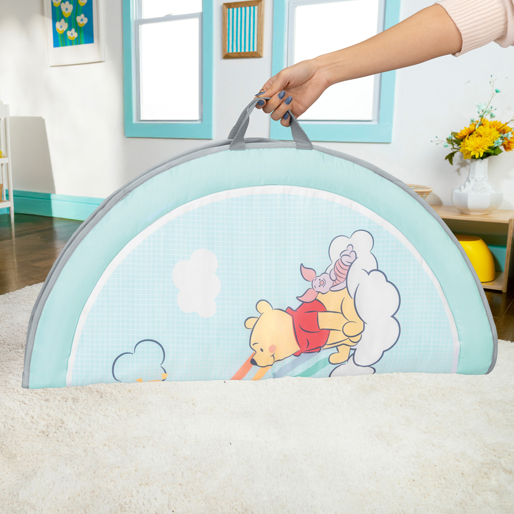 DISNEY BABY Deka na hranie pre rozvoj motoriky a zmyslov, obojstranná Winnie the Pooh ™ Hunny Hangou
