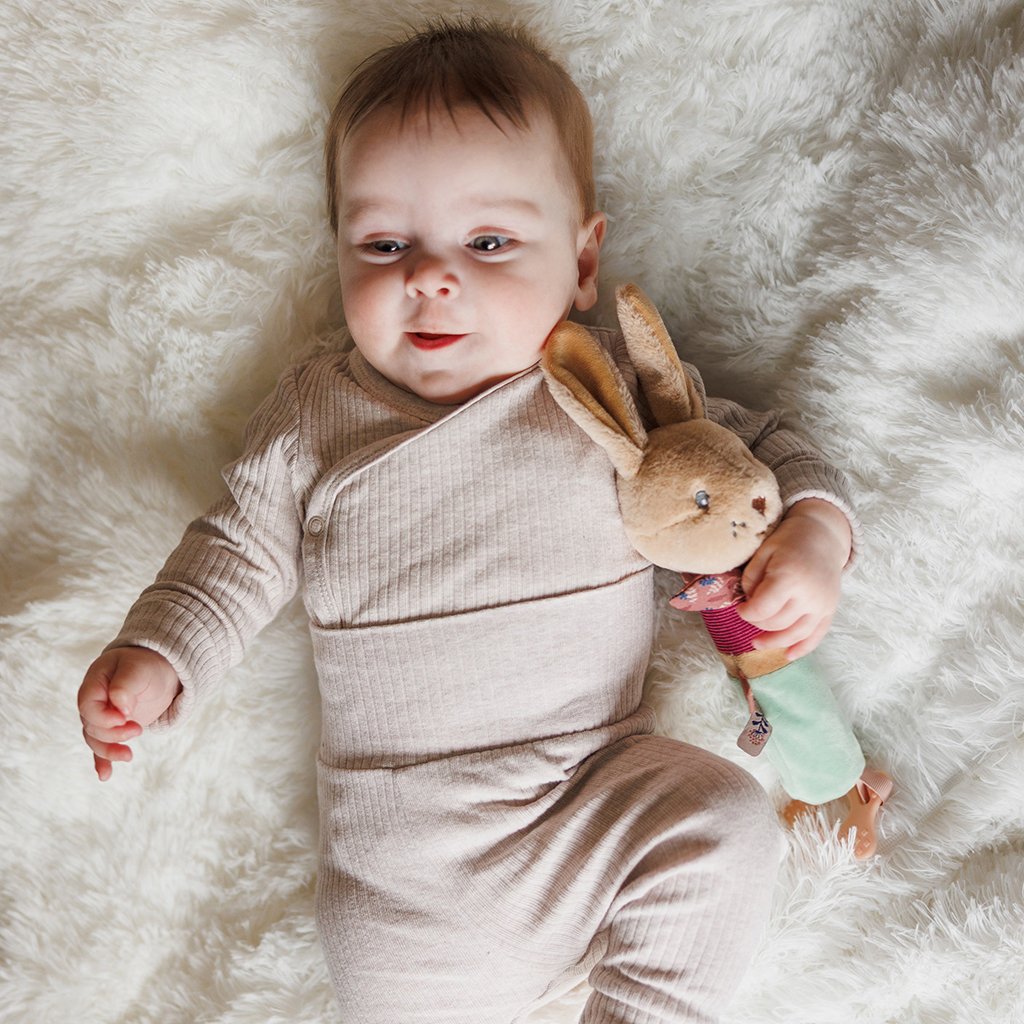 BABYONO Hračka pískacia s hryzačkou Rabbit Karo 3m+