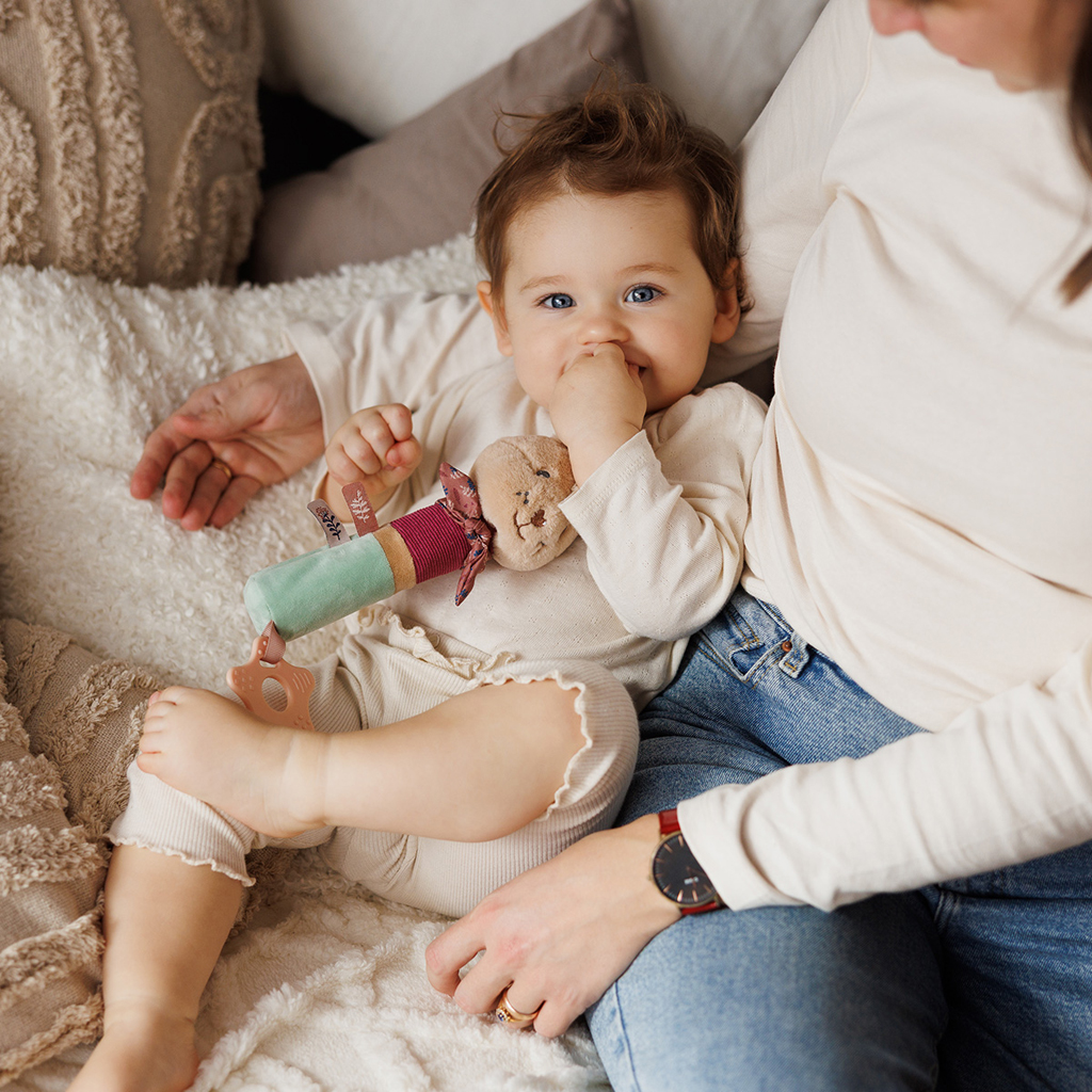 BABYONO Hračka pískacia s hryzačkou Rabbit Karo 3m+
