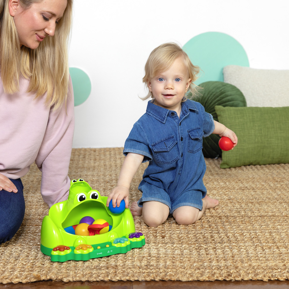 BRIGHT STARTS Hračka interaktívna Poppin' Ball Frog™  6m+